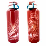 Belle gravure au laser d'une gourde en alu laissant apparaitre le métal. Gravure sur une gourde Decathlon